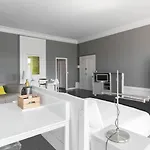 Guestready - Innvict Residences Отель *